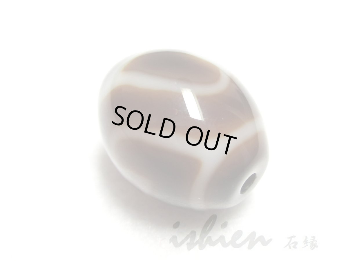 画像4: 黒地至純・水蓮花天珠 15mm (4)