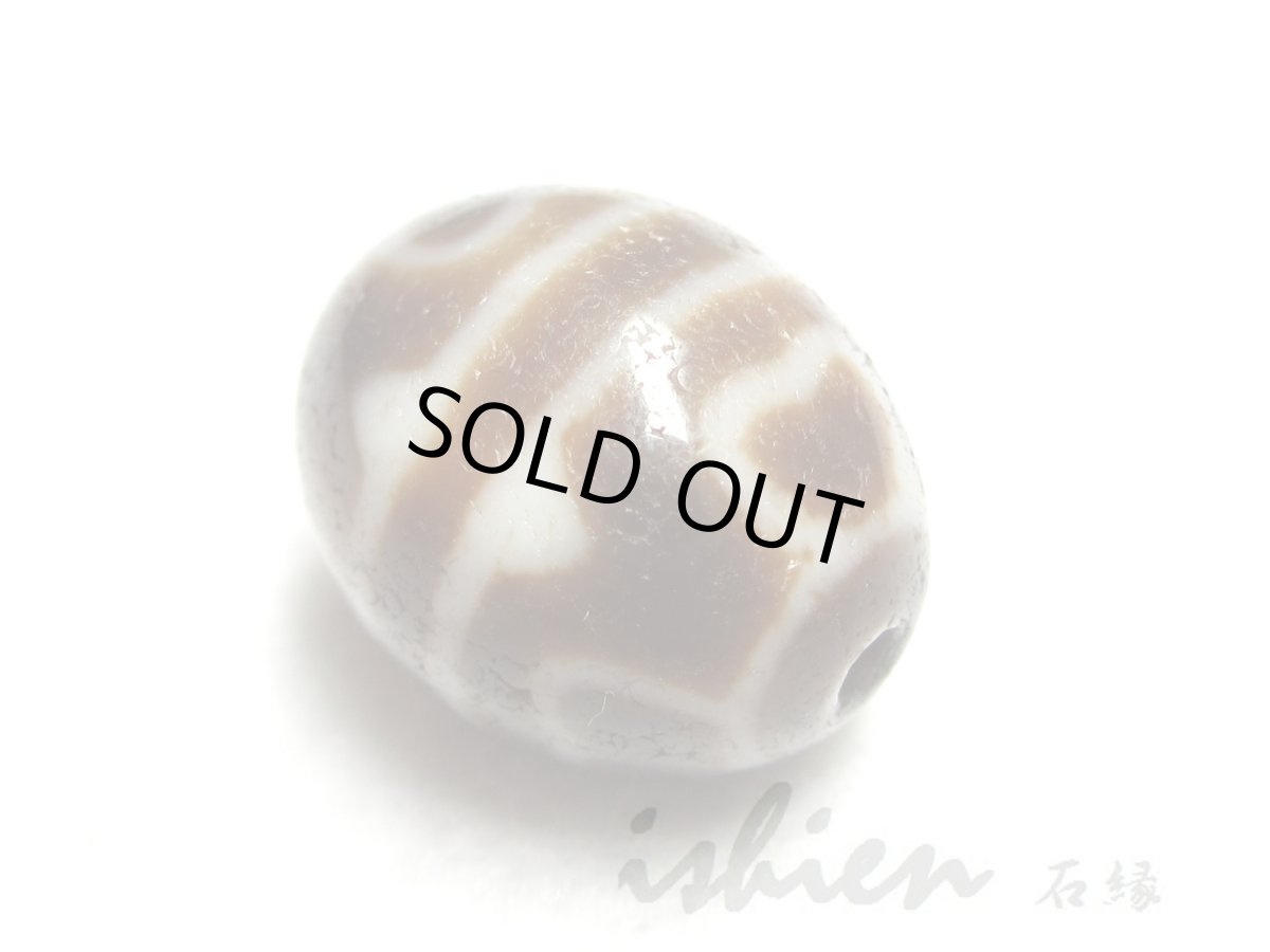 画像2: 至純風化紋・虎牙蓮花天珠 17mm (2)