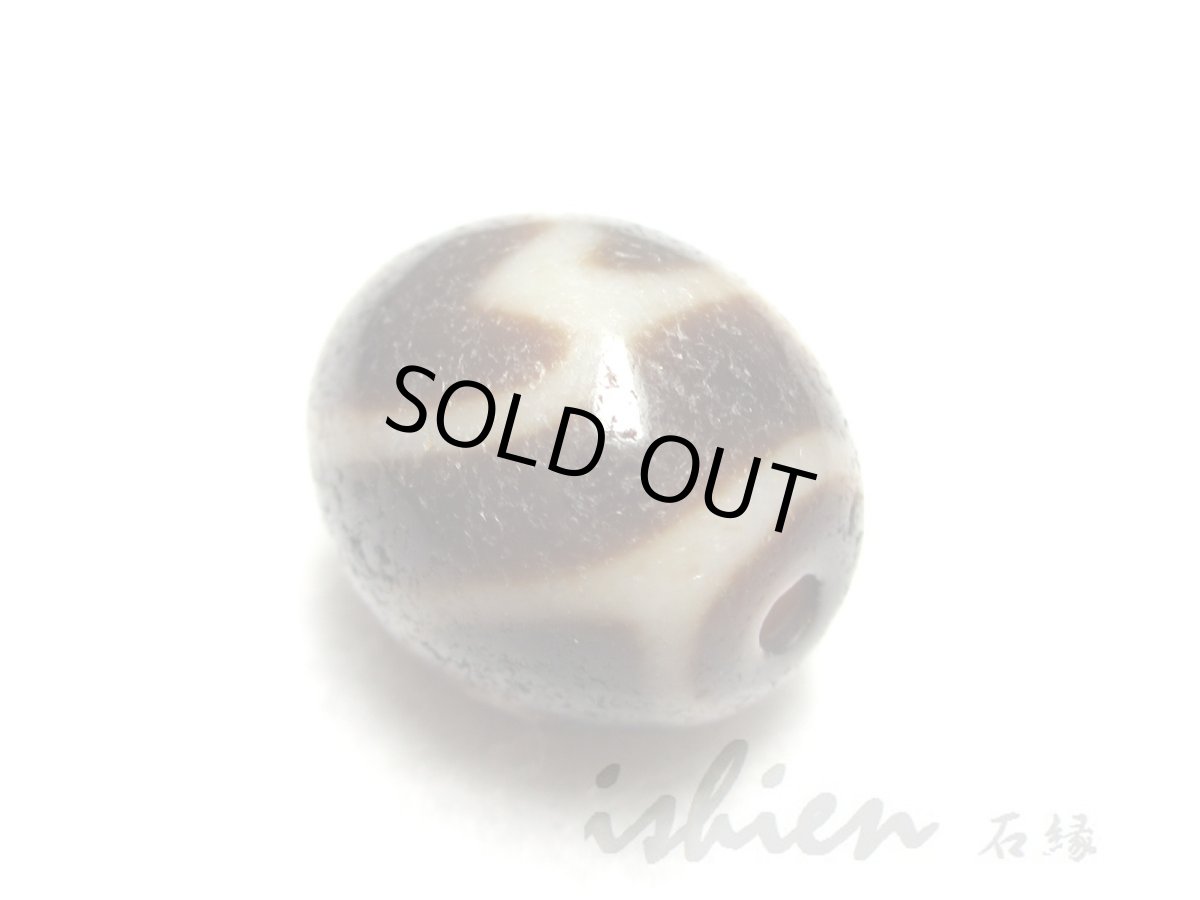 画像4: 至純風化紋・水蓮花天珠 14mm (4)