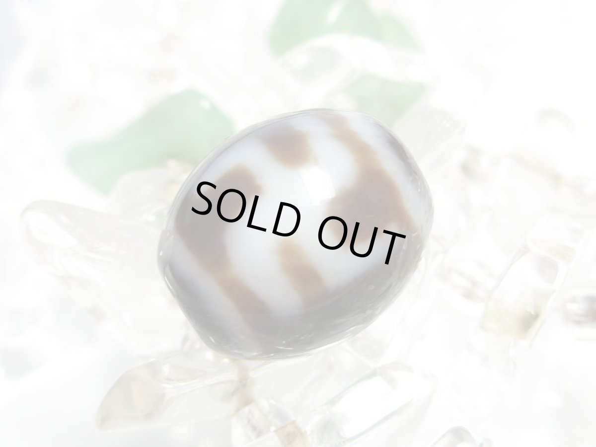 画像3: 黒地至純・万字（卍）天珠 12mm (3)