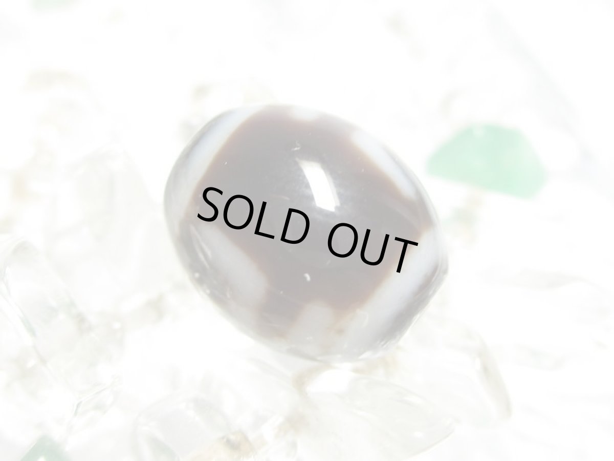 画像4: 黒地至純・万字（卍）天珠 12mm (4)