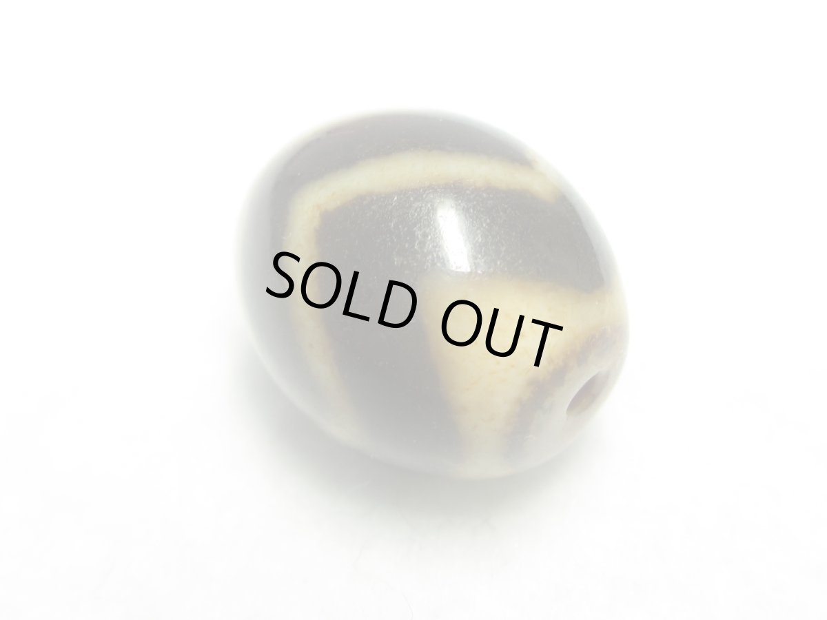 画像2: 至純風化紋・双虎牙天珠 16mm (2)