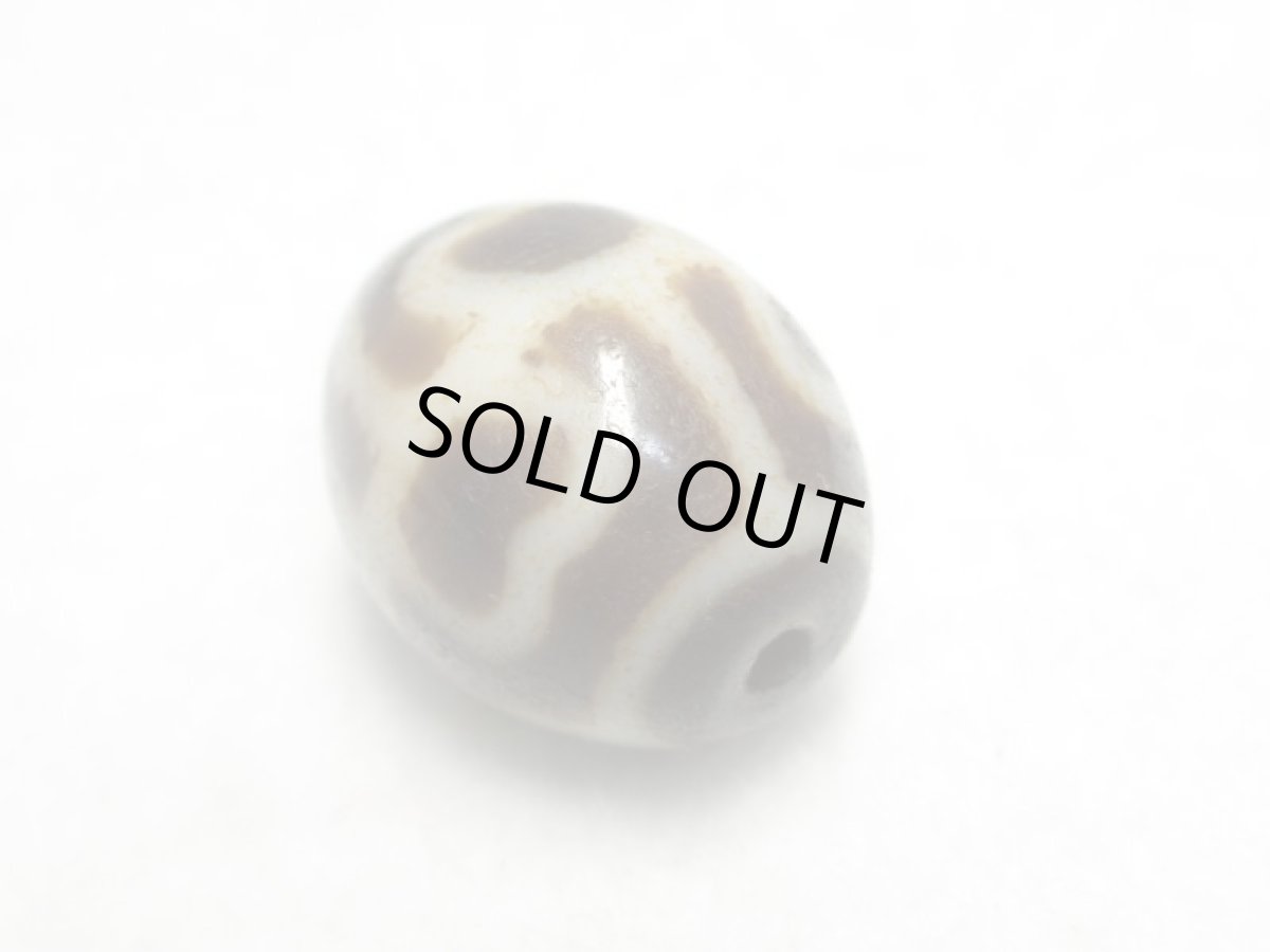 画像4: 至純風化紋・亀甲蓮花天珠 17mm (4)