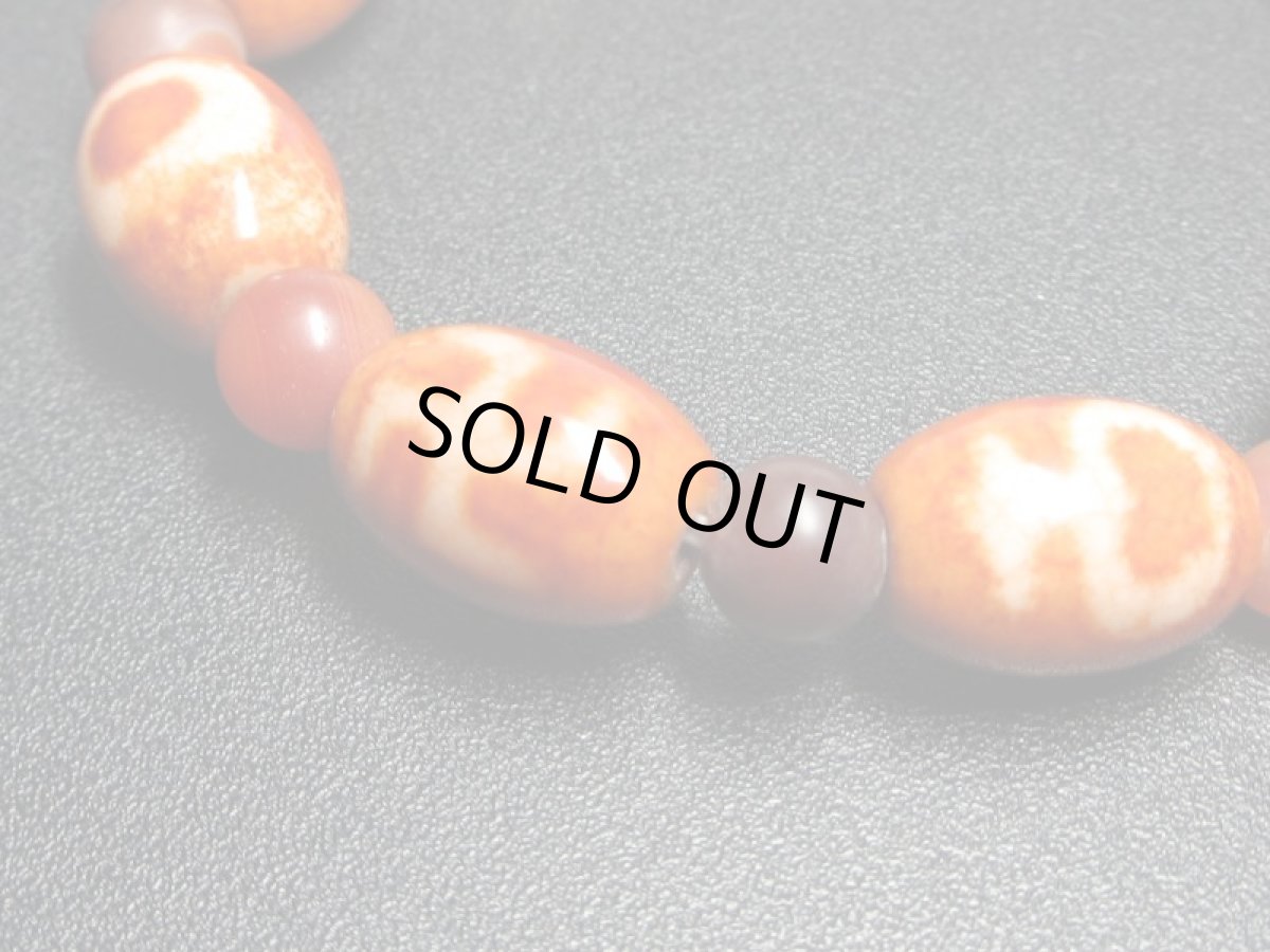 画像3: 一眼万字(卍)天珠・宝瓶天珠・日月星天珠・財神天珠・金銭鉤天珠・赤瑪瑙ブレスレット (3)