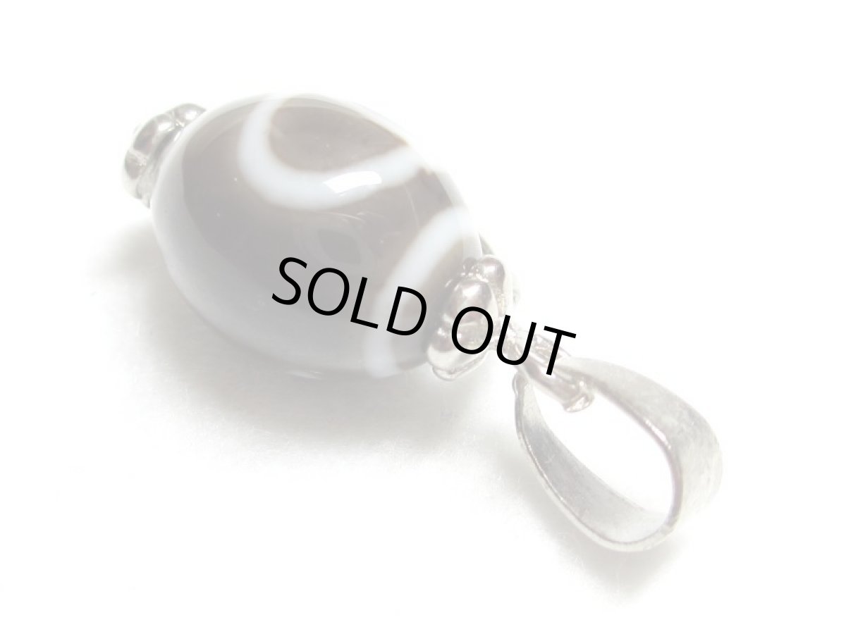 画像3: 黒地至純・日月天珠　ネックレストップ (3)