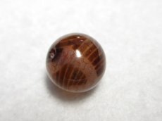 画像4: 紅鱗紋丸型・財神天珠 12mm (4)