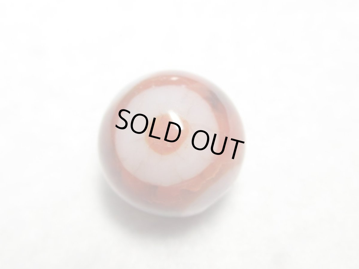 画像2: 紅鱗紋丸型・天地天珠 14mm (2)