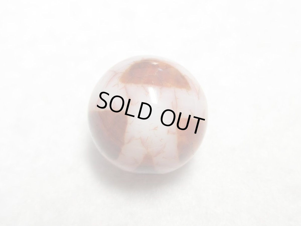 画像2: 紅鱗紋丸型・歓喜仏天珠 14mm (2)