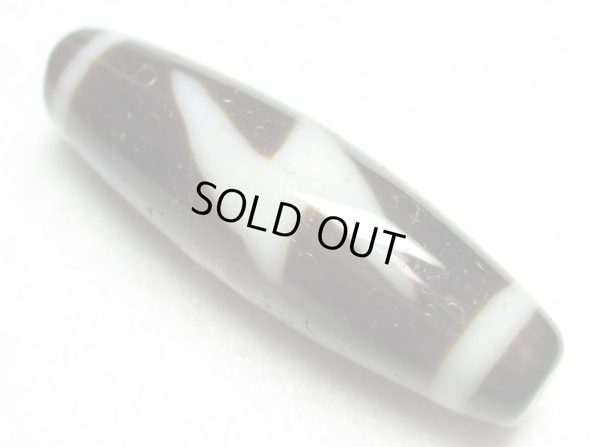 画像2: 至純風化紋・閃電五眼天珠 38mm (2)