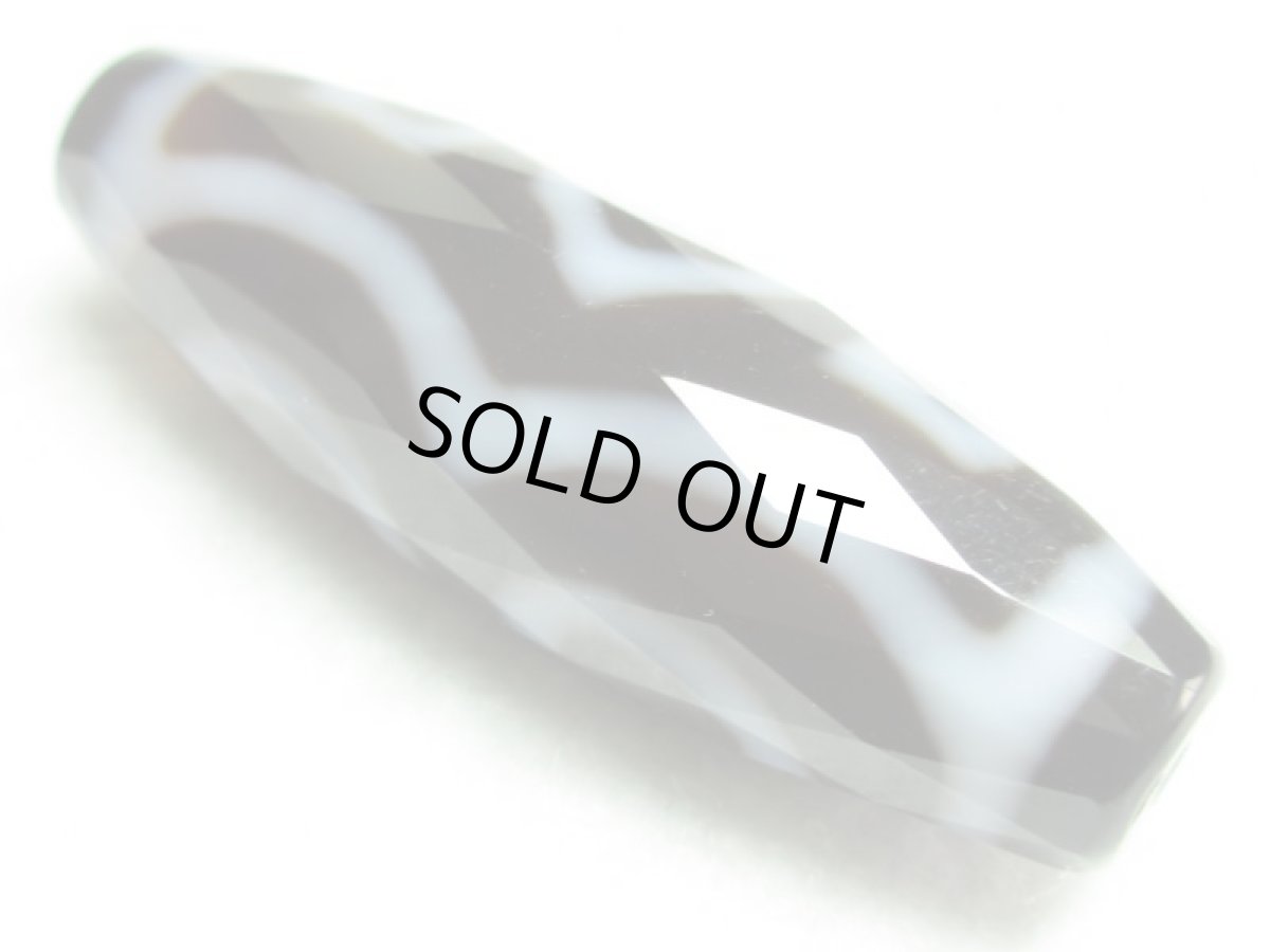 画像4: 黒地至純・多面カット仏心三眼天珠 38mm (4)