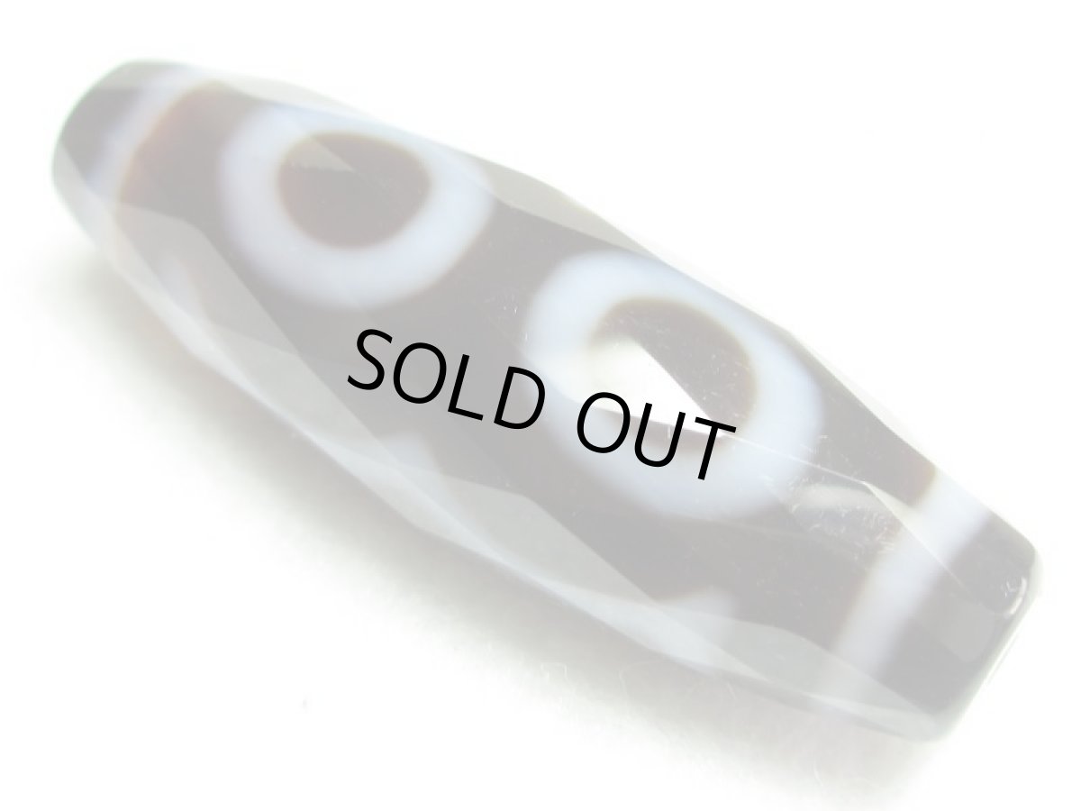 画像2: 黒地至純・多面カット仏心三眼天珠 38mm (2)