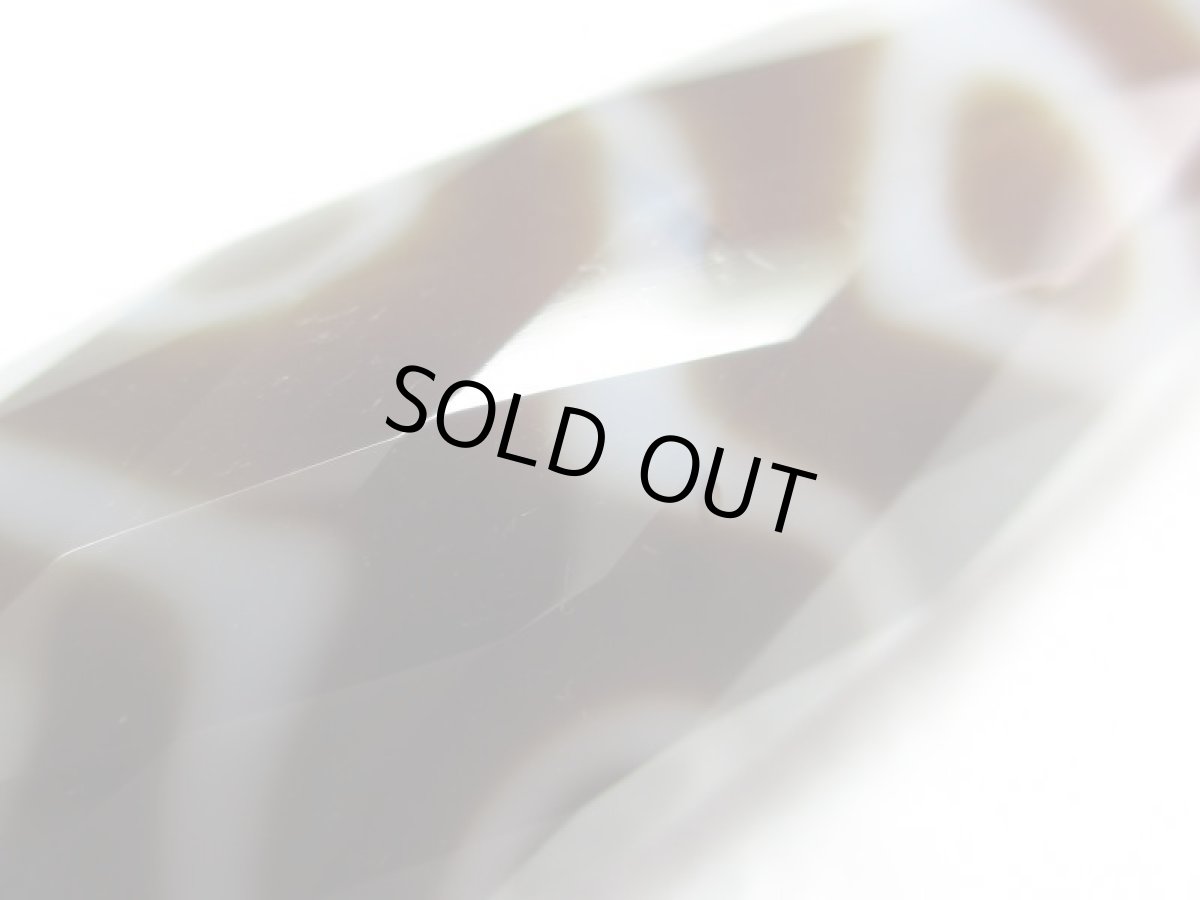 画像4: 黒地至純・多面カット虎牙蓮花三眼天珠 38mm (4)