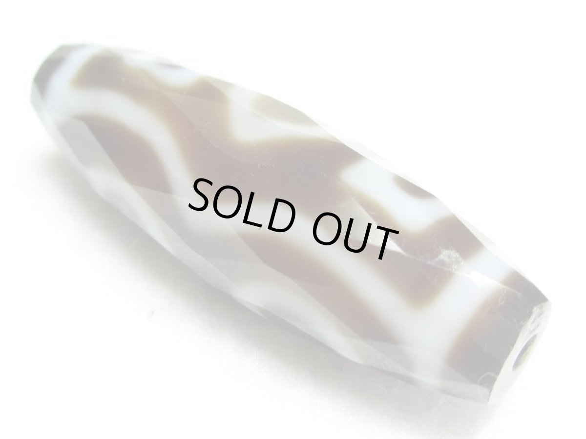 画像4: 黒地至純・多面カット仏心三眼天珠 37mm (4)