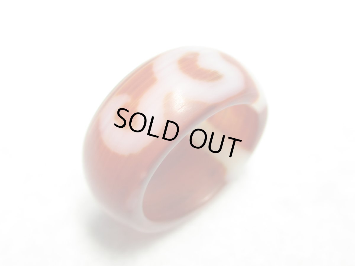 画像2: 老鉱朱砂紅天珠・水蓮花天珠 金銭鉤天珠 一眼天珠指輪 リング (2)