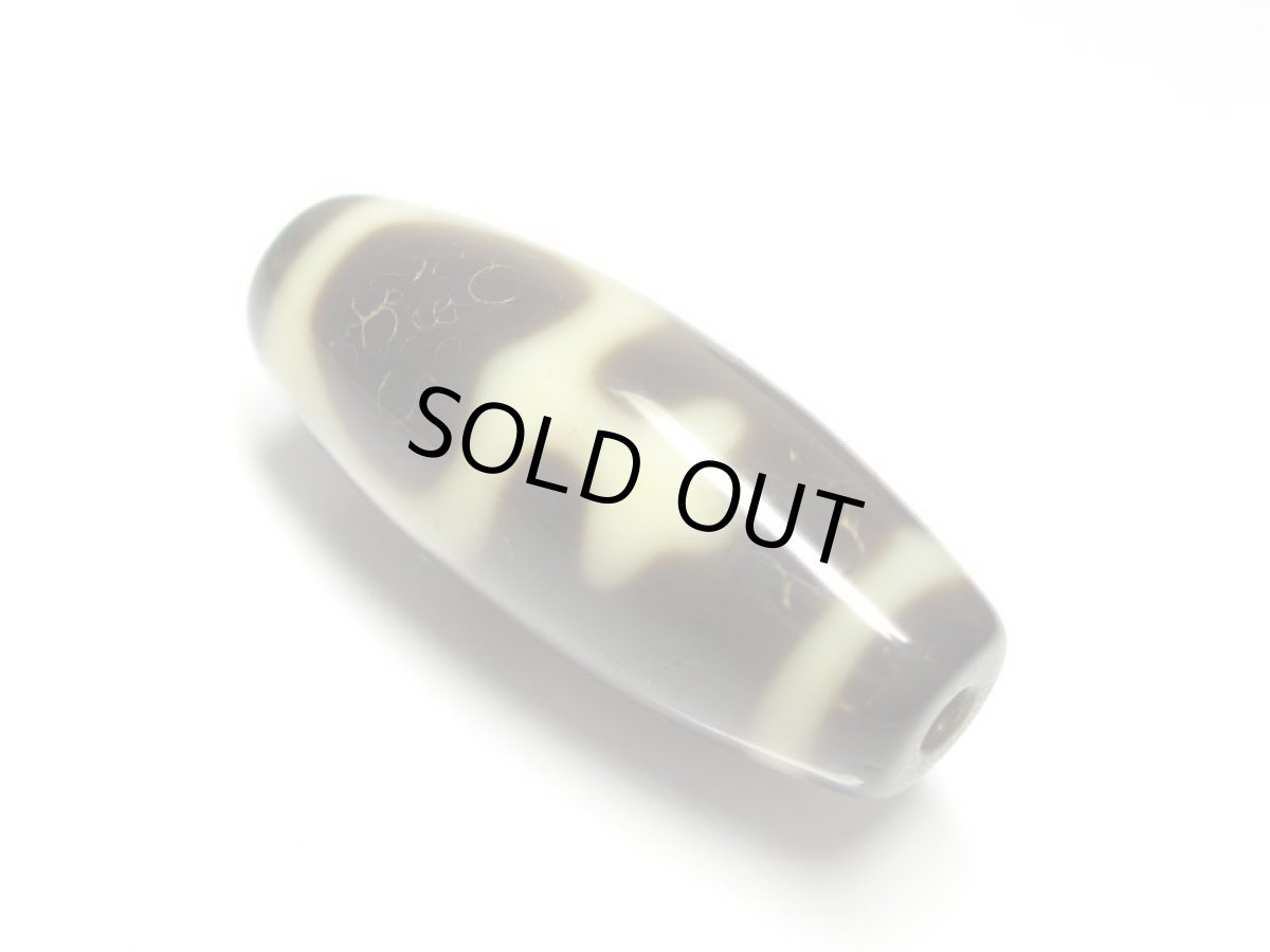 画像2: 黒地至純・宝瓶天珠 28mm (2)