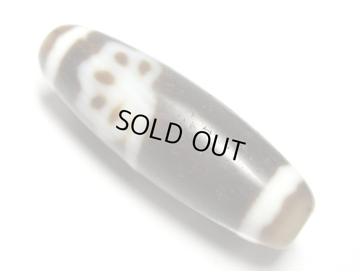 画像2: 風化龍鱗・仏手蓮花天珠 41mm (2)