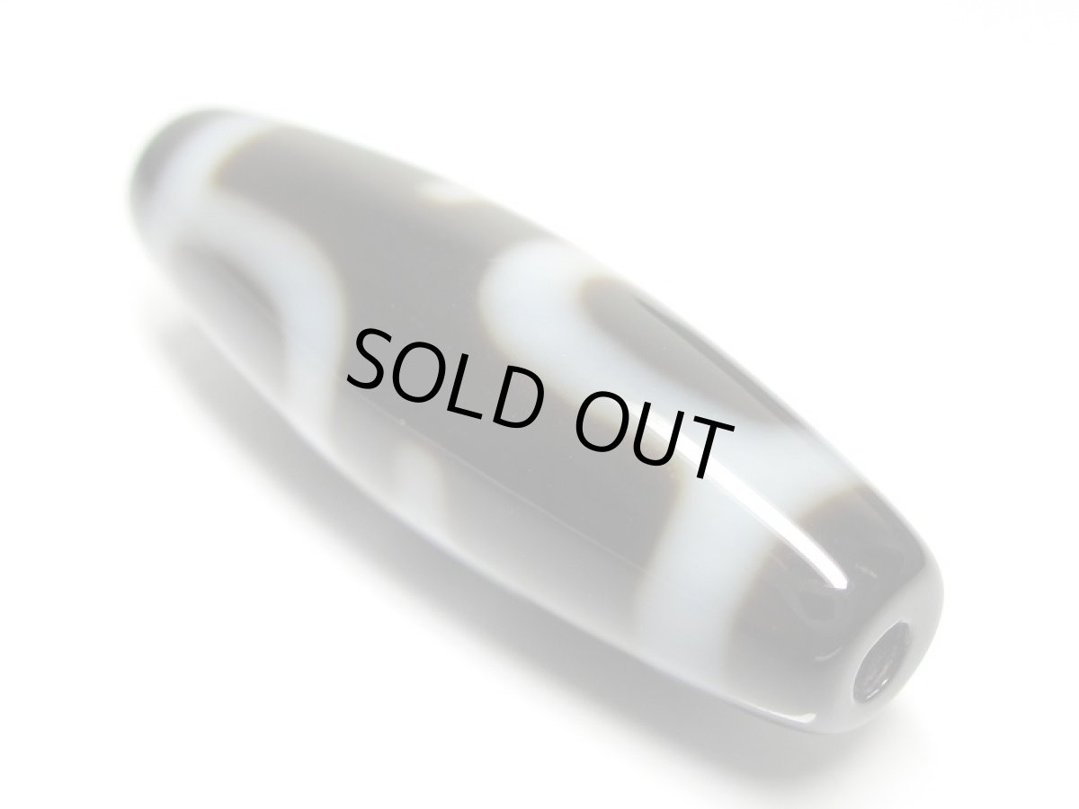 画像4: 黒地至純・宝瓶天珠 38mm (4)