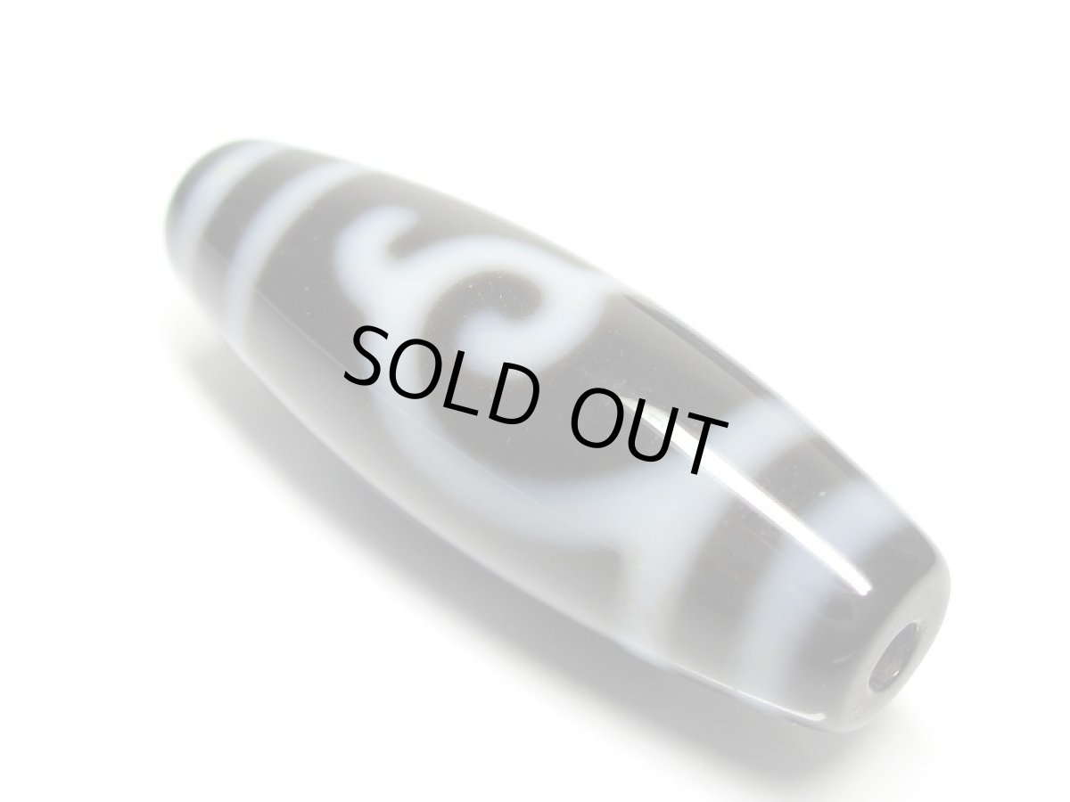 画像2: 黒地至純・如意樹(緑度母)天珠 38mm  (2)