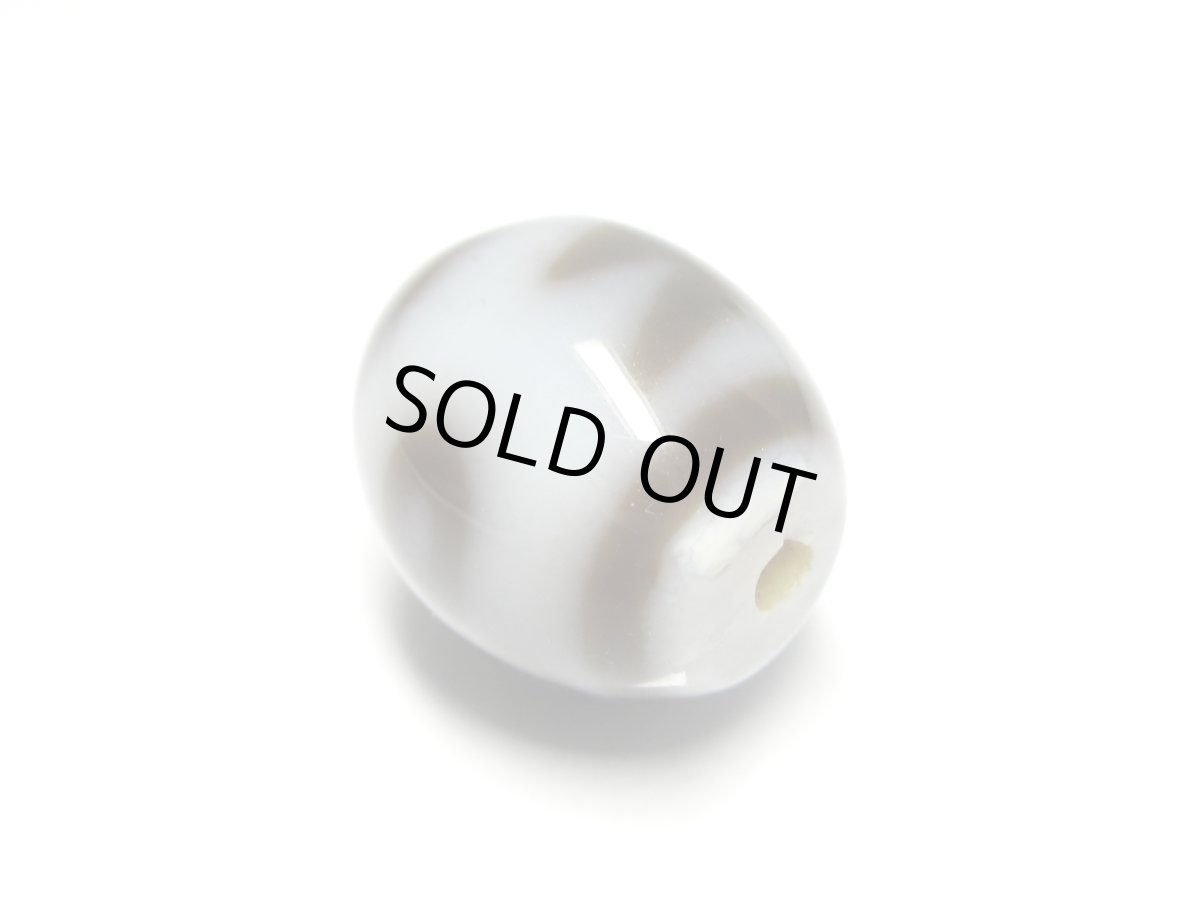 画像4: 白地至純・閃電五眼天珠 　15mm (4)