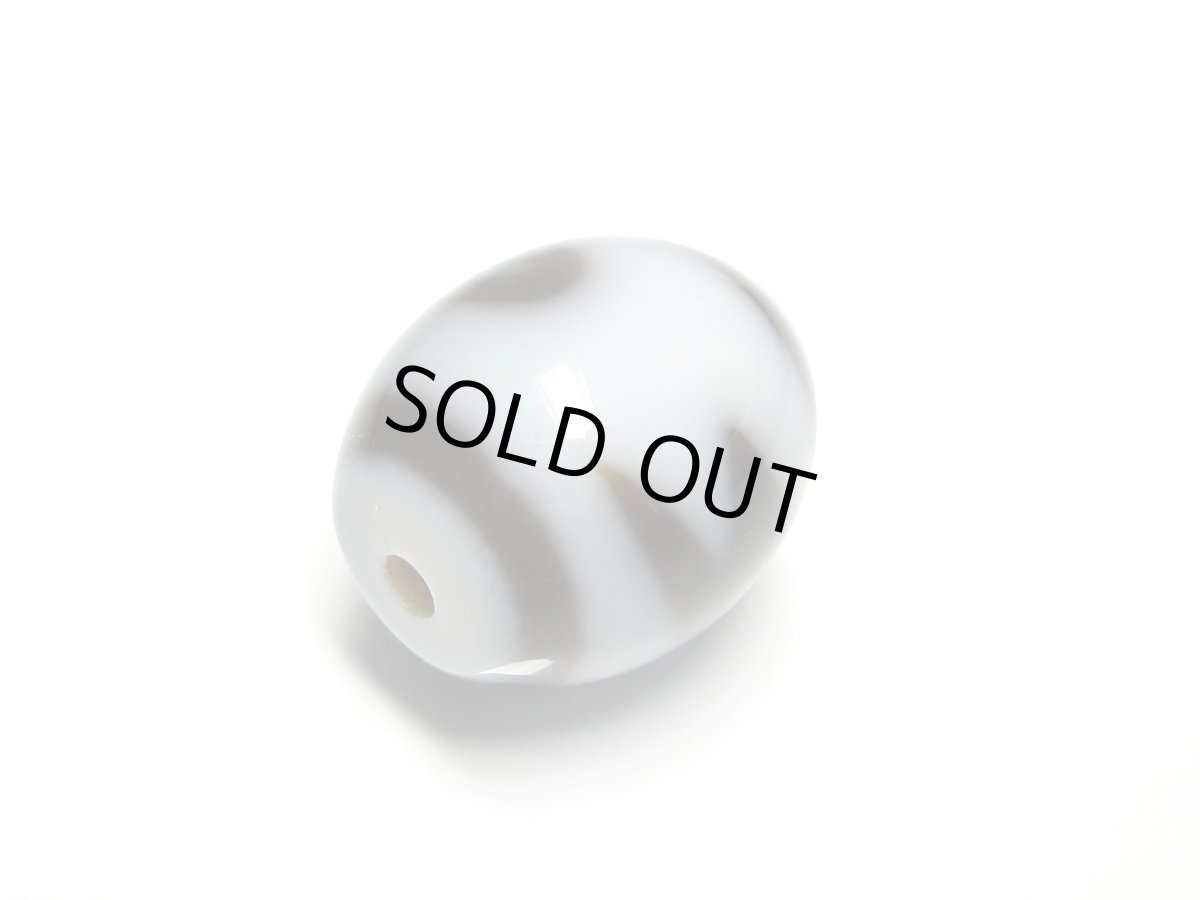 画像3: 白地至純・閃電五眼天珠　14mm (3)