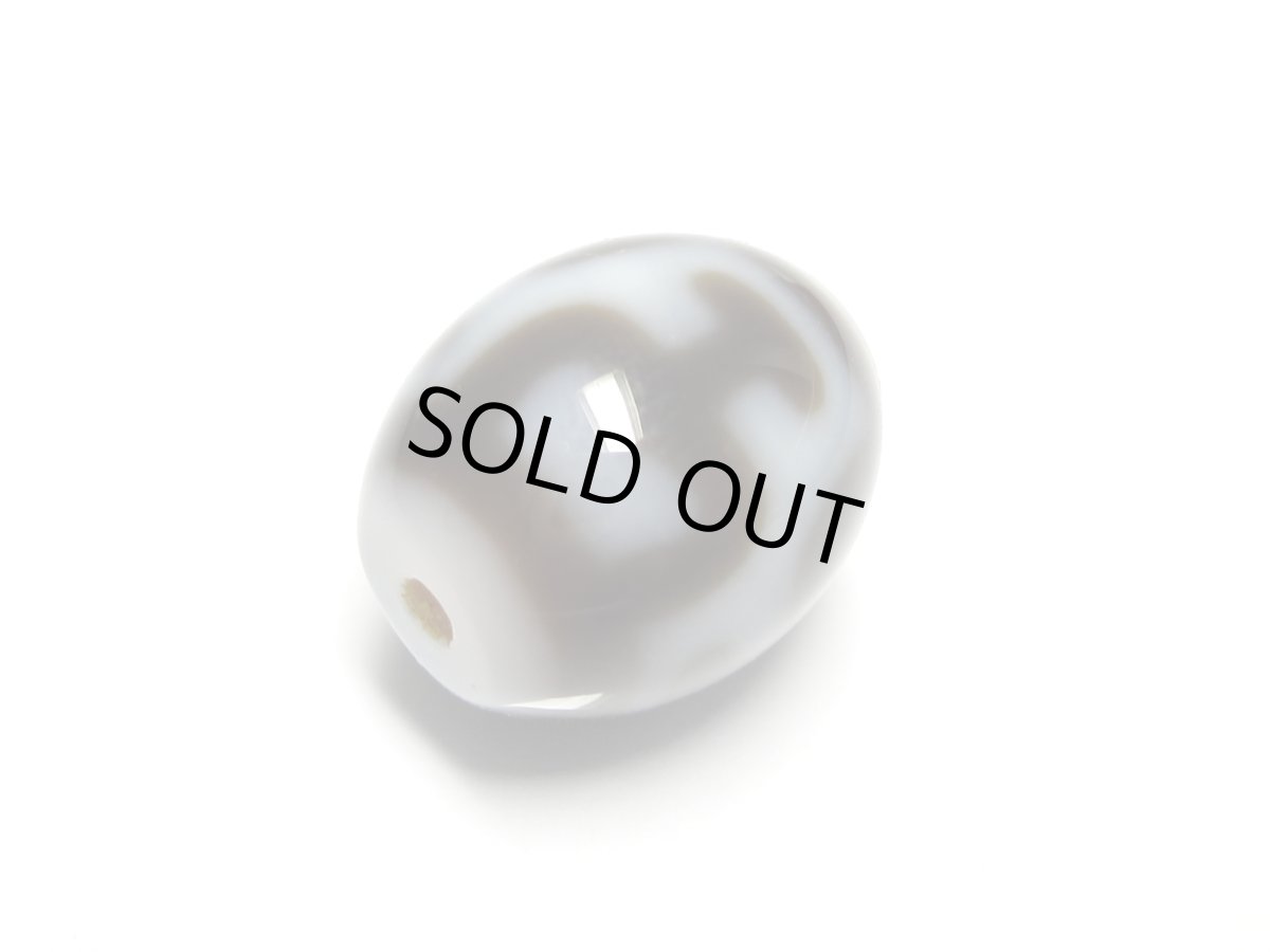 画像3: 白地至純・宝瓶天珠 15mm (3)