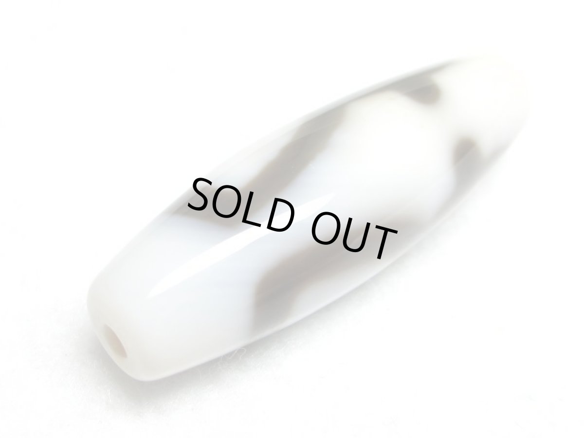 画像3: 白地至純・ 財神天珠 36mm  (3)