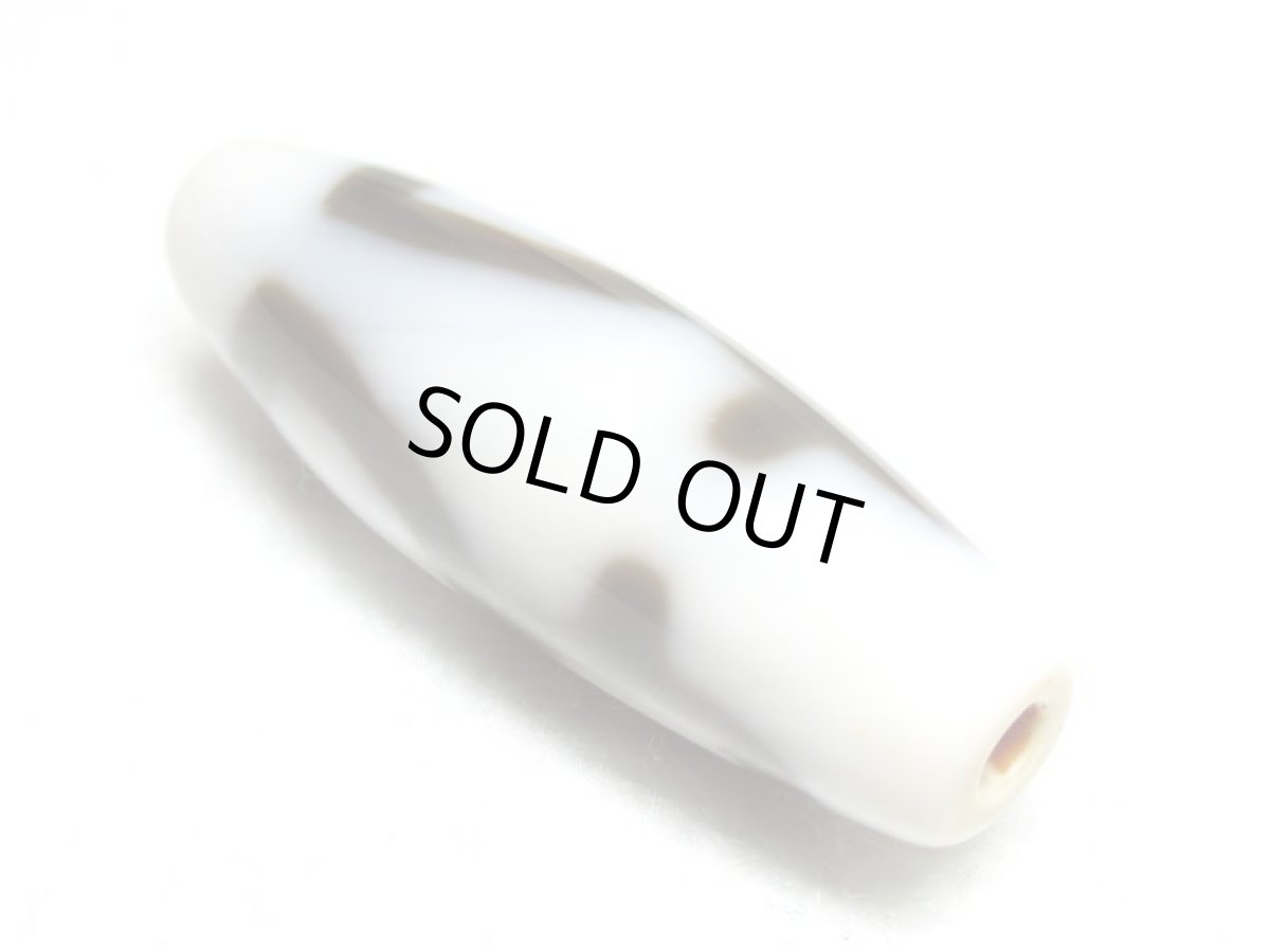 画像4: 白地至純・ 財神天珠 36mm  (4)