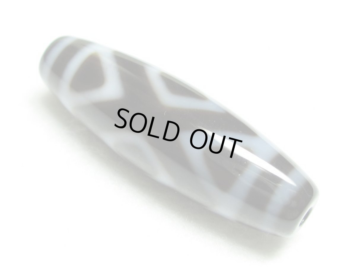 画像2: 黒地至純・金剛天珠 38mm  (2)