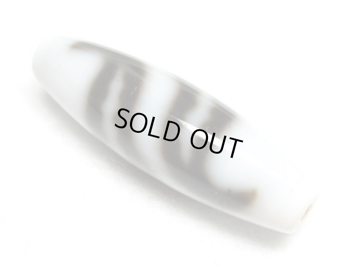 画像2: 白地至純・ 白蛇天珠 38mm (2)