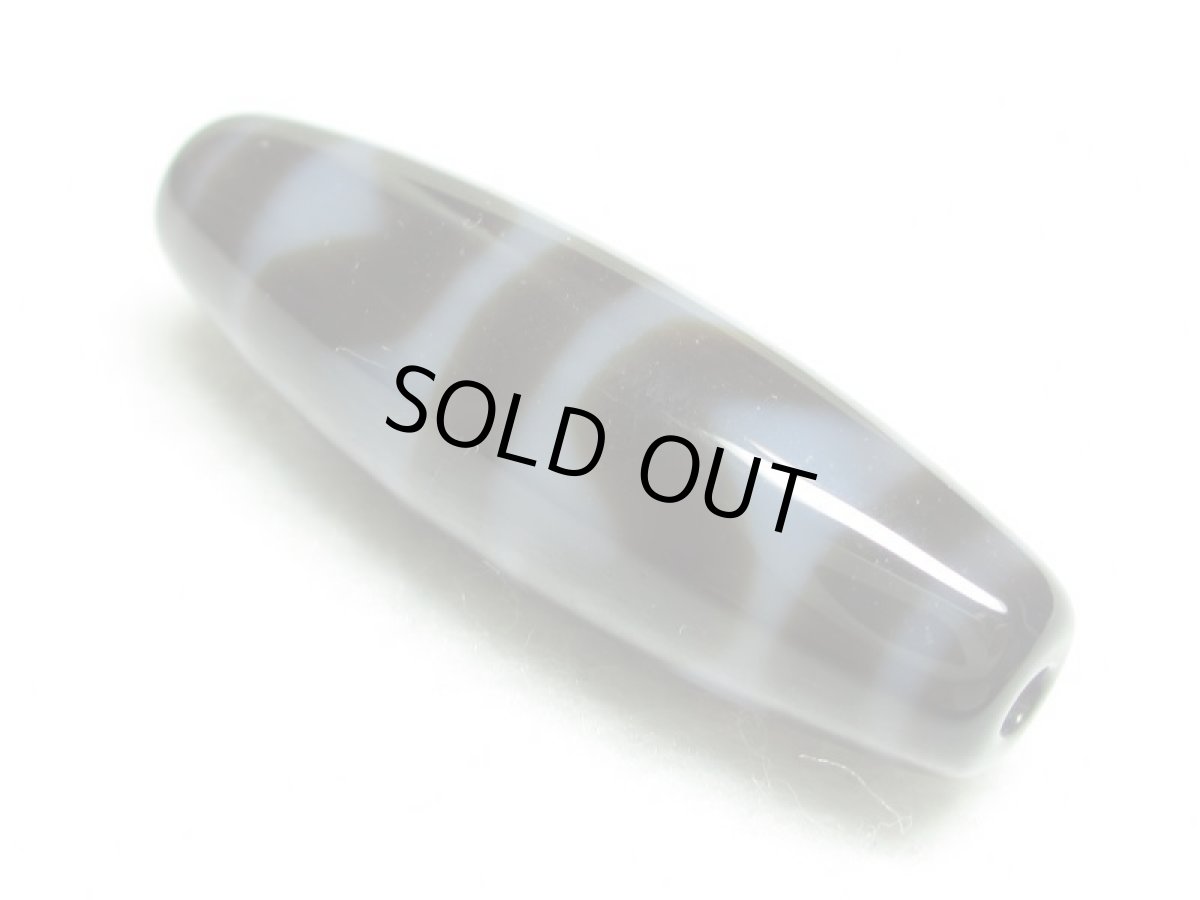 画像2: 黒地至純・四線虎牙天珠  38mm (2)