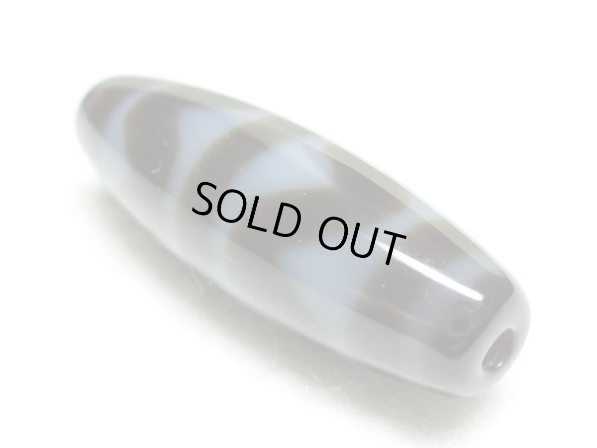 画像4: 黒地至純・四線虎牙天珠  38mm (4)