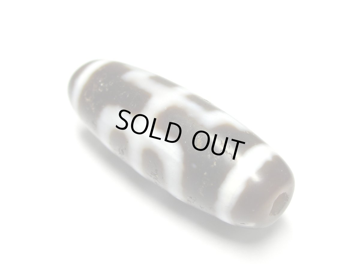 画像2: 風化龍鱗・大人天珠 30mm  (2)