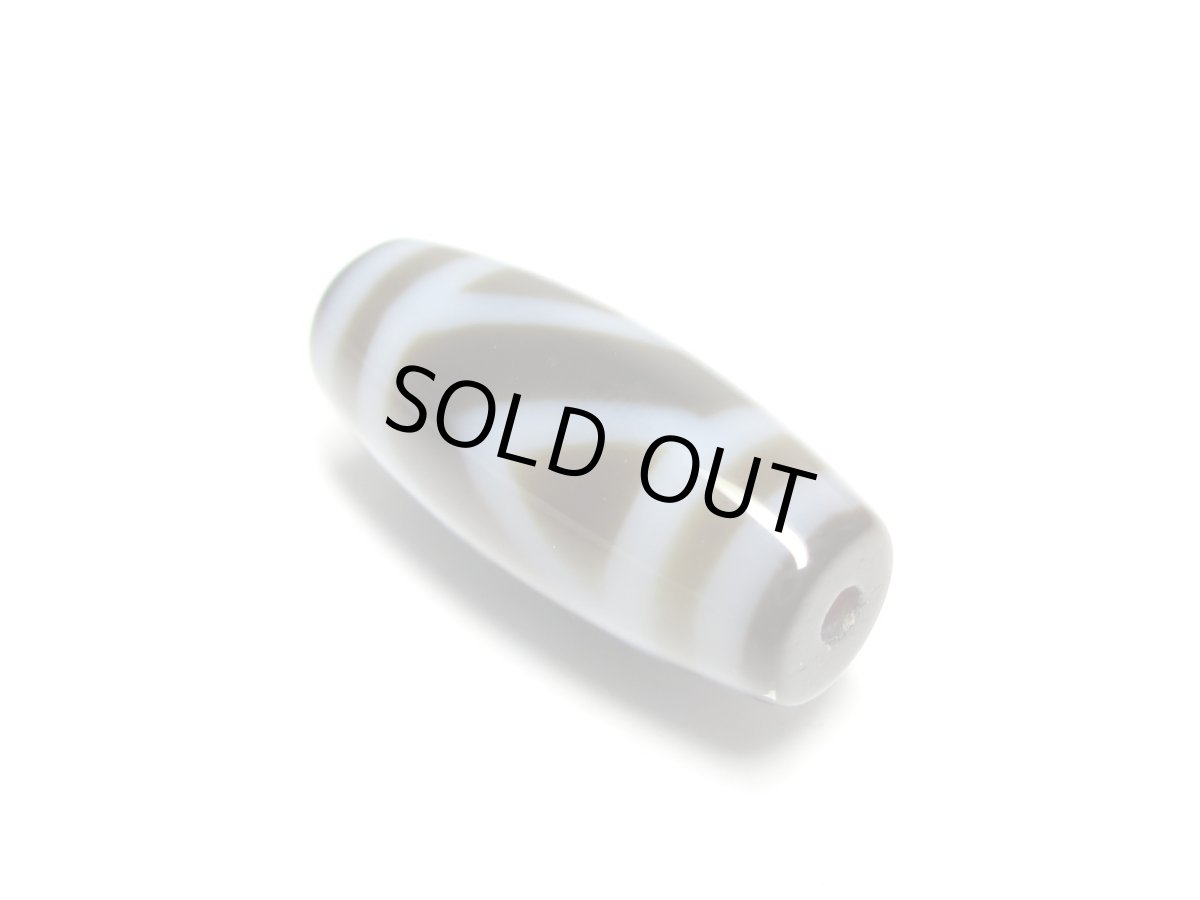 画像4: 黒地至純・山型天珠 20mm (4)