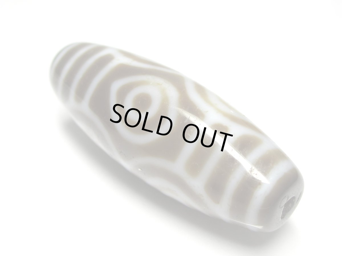 画像2: 黒地至純・龍眼天珠 40mm  (2)