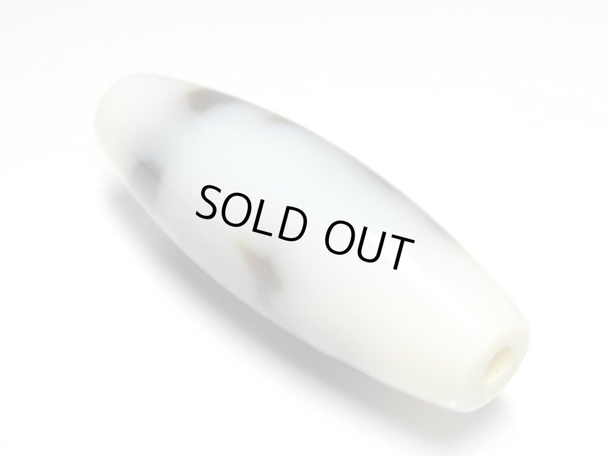 画像4: 白地至純・観音天珠 38mm (4)