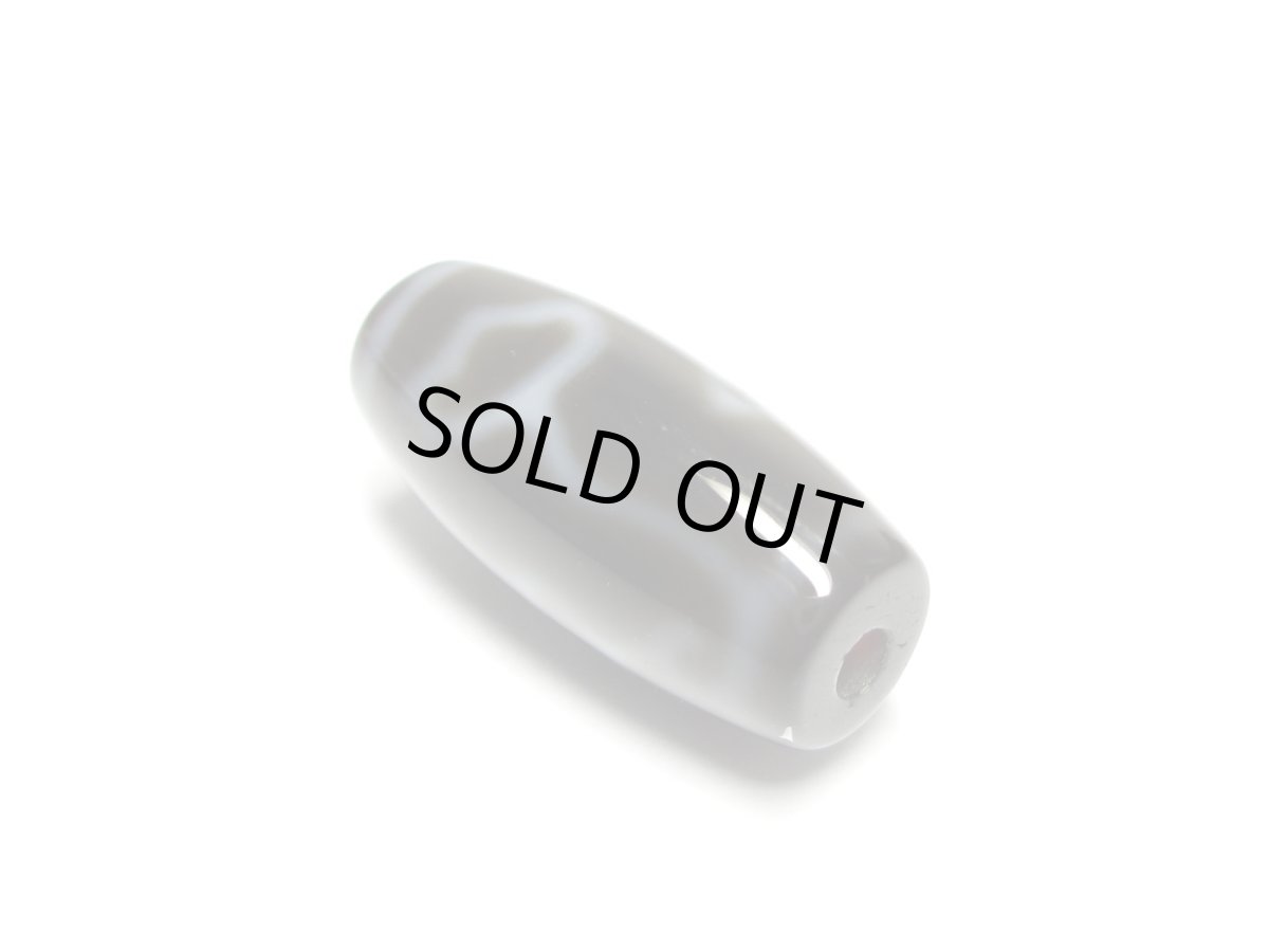 画像2: 黒地至純・水蓮花天珠 20mm (2)