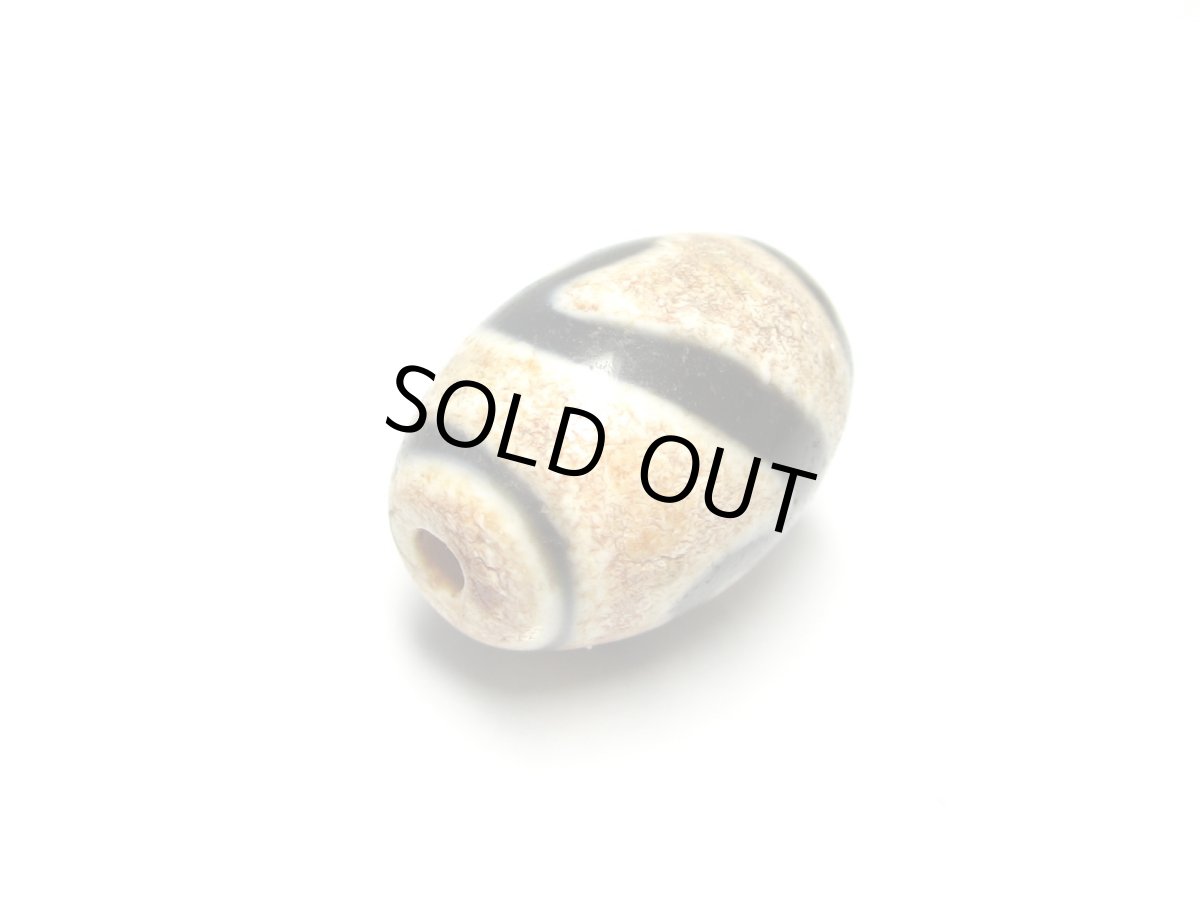 画像3: 老鉱白地・水蓮花天珠 16mm  (3)