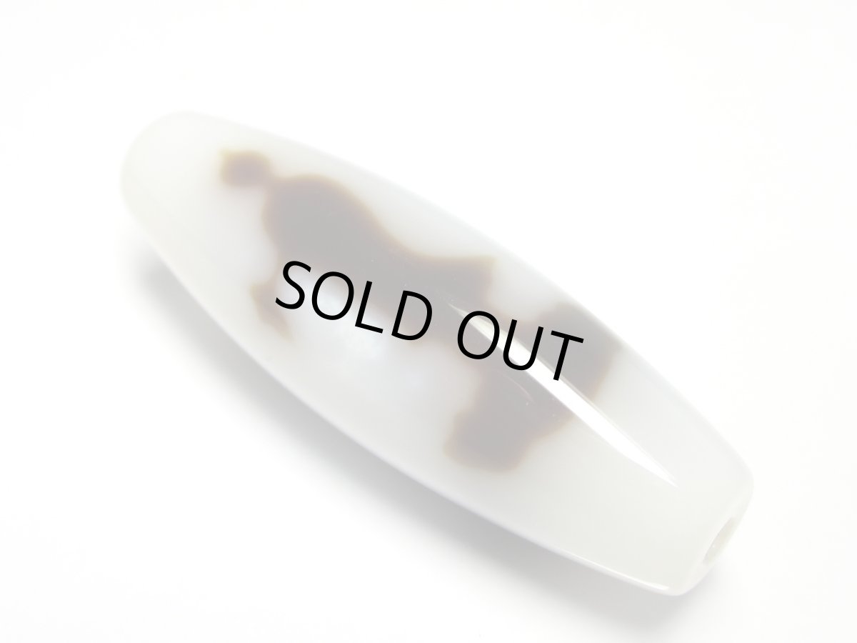 画像2: 白地至純・観音天珠 38mm (2)