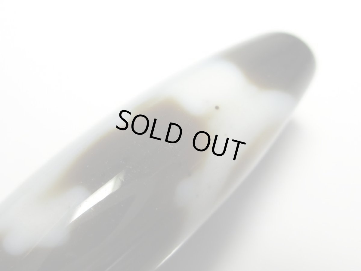 画像4: 黒朱砂・観音水蓮花天珠 38mm  (4)