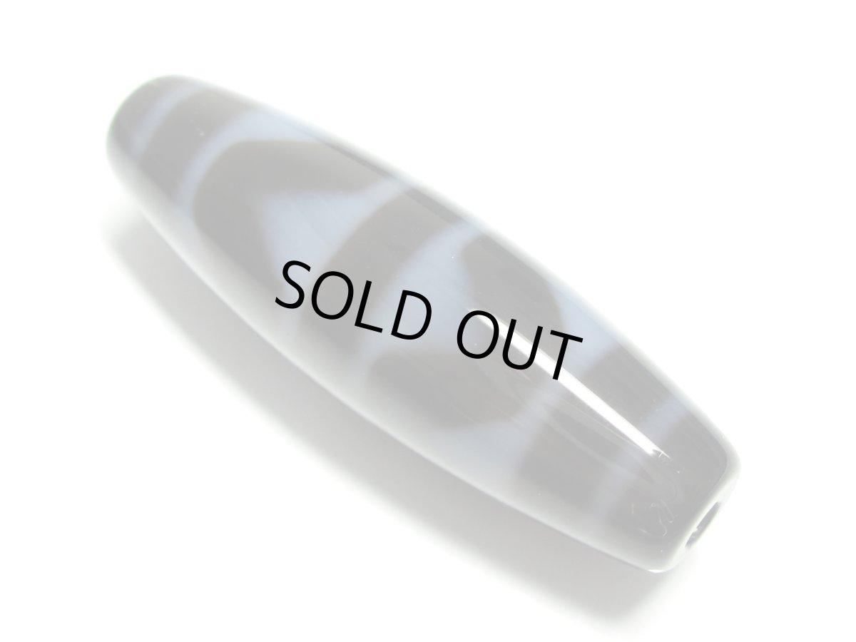 画像2: 透明感・四線虎牙天珠 38mm (2)