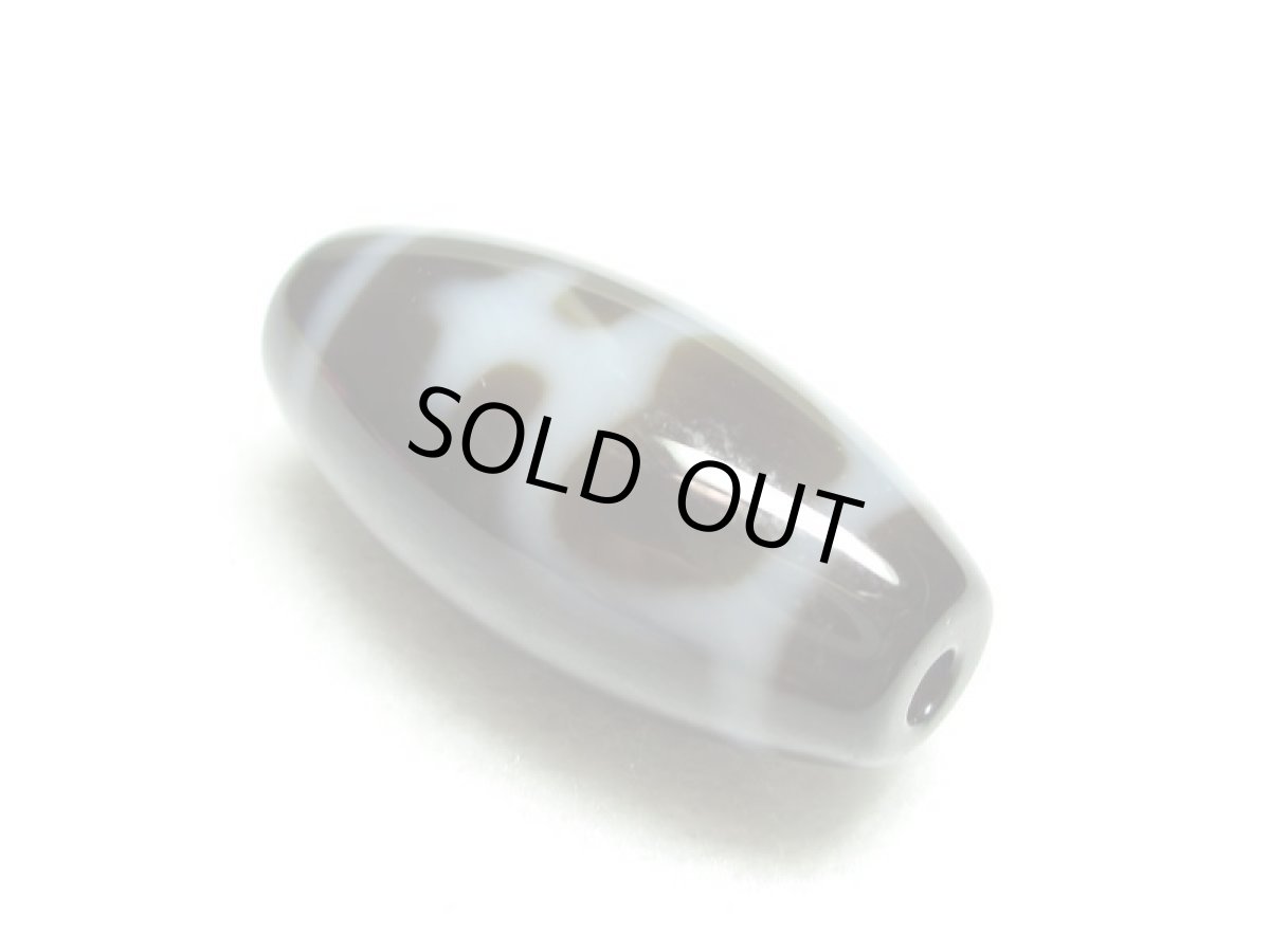 画像2: 黒地至純・宝瓶天珠 25mm (2)