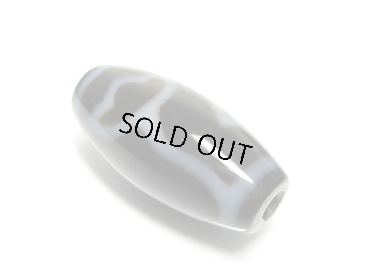 画像2: 黒地至純・水蓮花天珠 24mm (2)