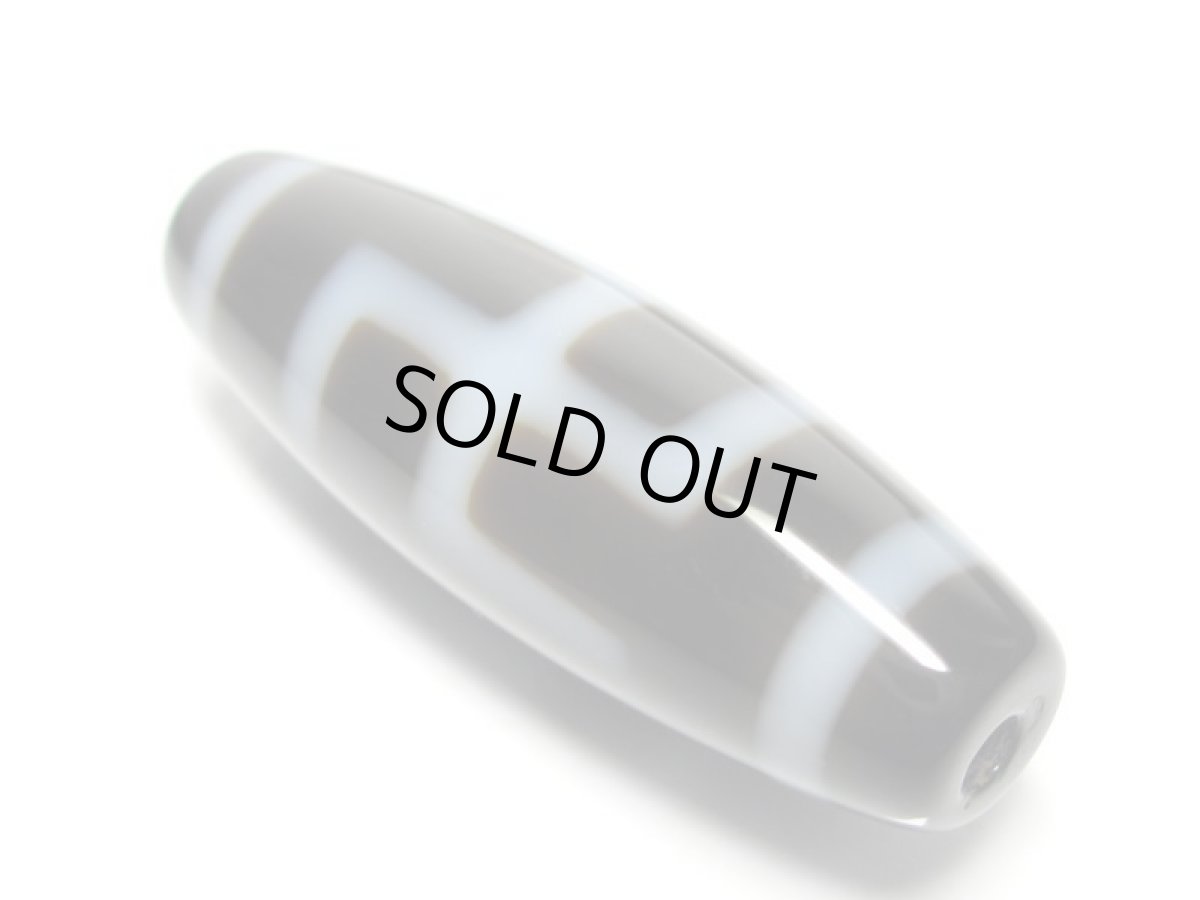 画像2: 黒地至純・万字（卍）天珠  38mm (2)