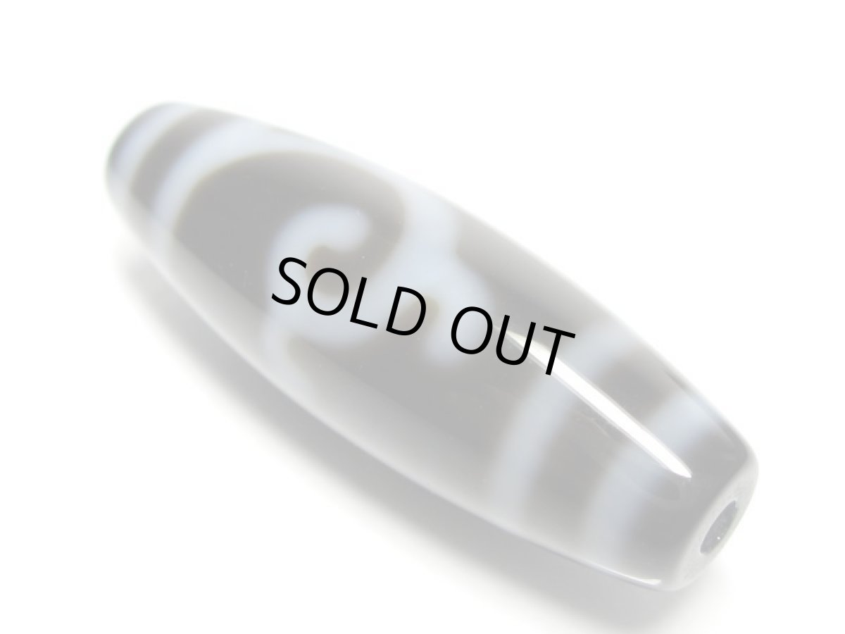 画像2: 黒地至純・如意樹(緑度母)天珠 38mm  (2)