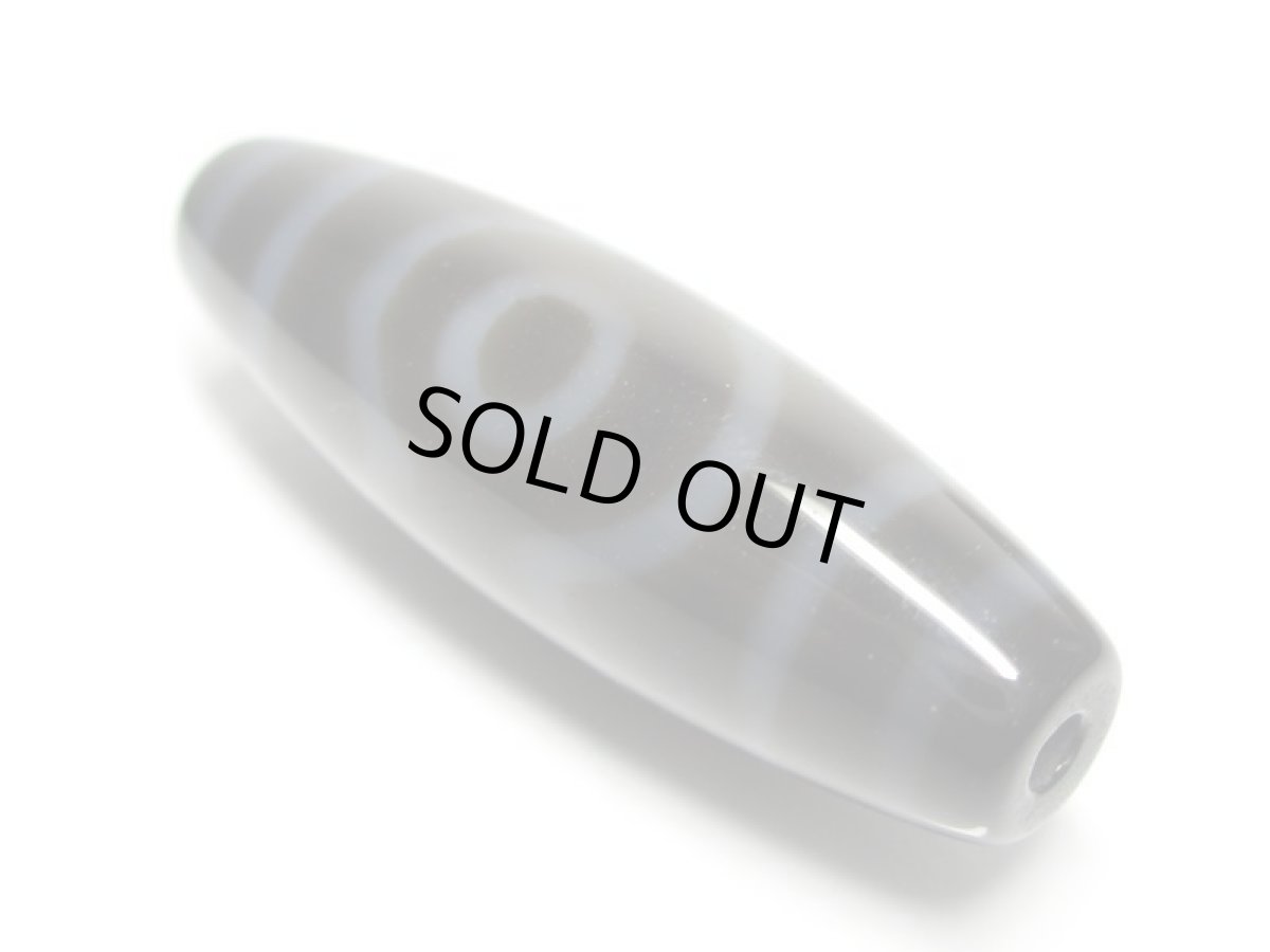 画像2: 黒地至純・蓮花三眼天珠 38mm (2)