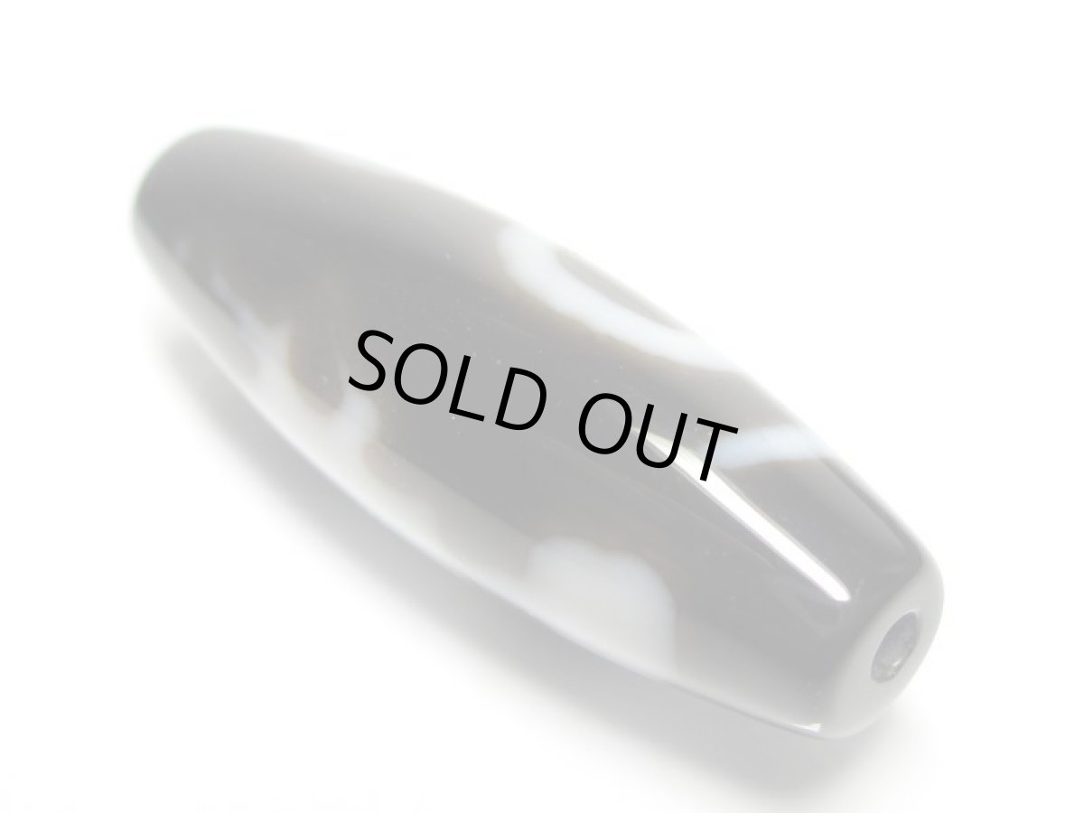 画像4: 黒地至純・三面大黒天天珠 白蛇天珠 38mm (4)