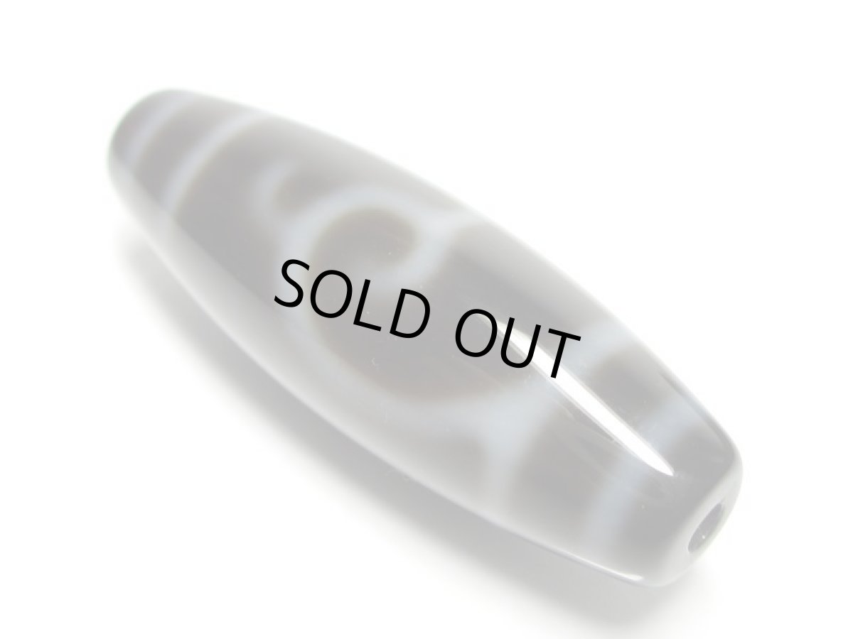 画像2: 黒地至純・如意樹(緑度母)天珠 38mm  (2)