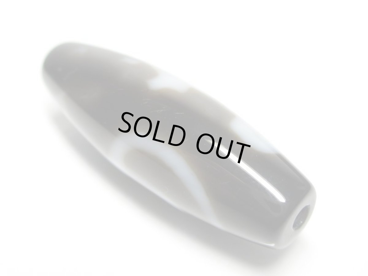 画像4: 黒地至純・三面大黒天天珠 白蛇天珠 38mm (4)