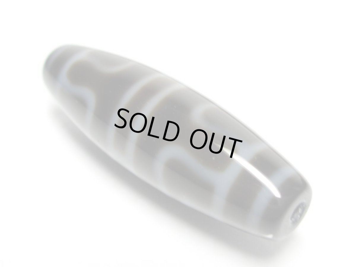 画像4: 黒地至純・蓮師法帽天珠 38mm  (4)