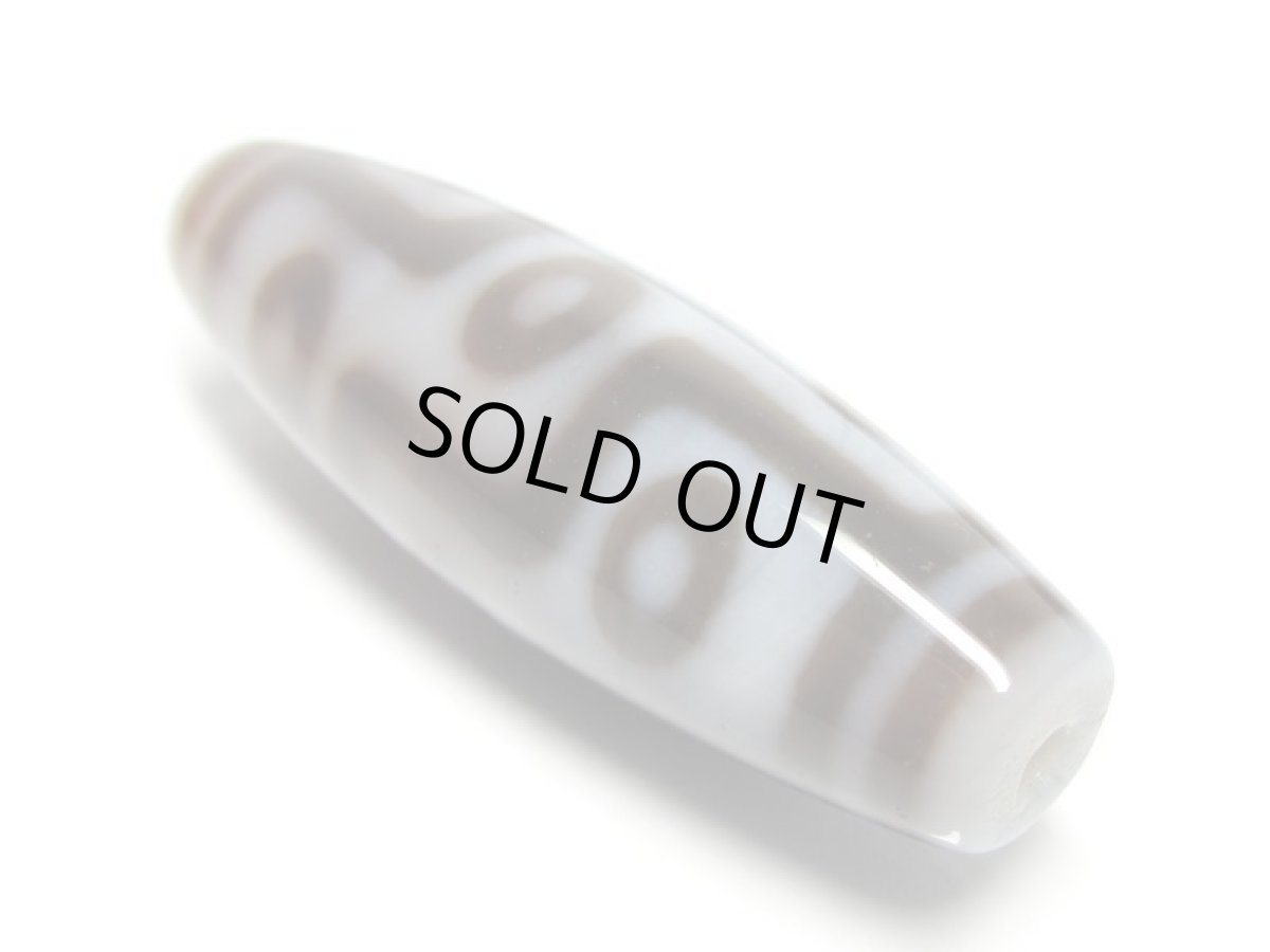 画像4: 白地至純・九眼天珠 39.5mm (4)